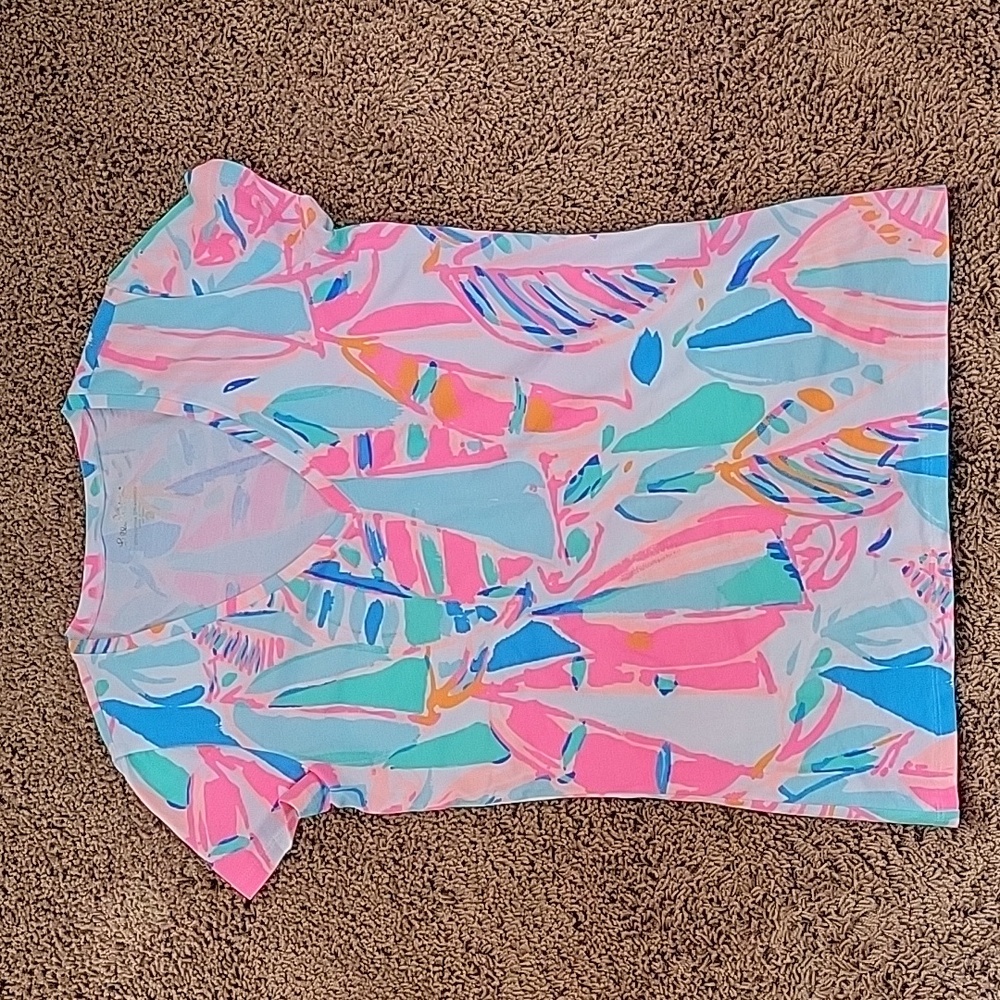 Lilly Pulitzer V neck shirt